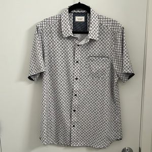 7 Diamonds 4way stretch short sleeve shirt, like new